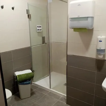 Oasis בית הארחה 2*